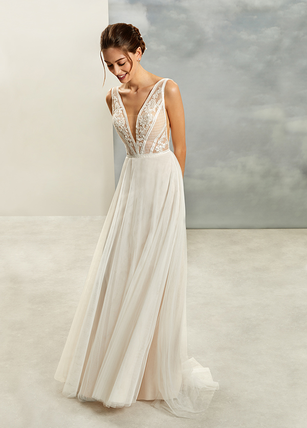 ultra-chic-wedding-gowns-demetrios-gorgeous-bridal-look_05