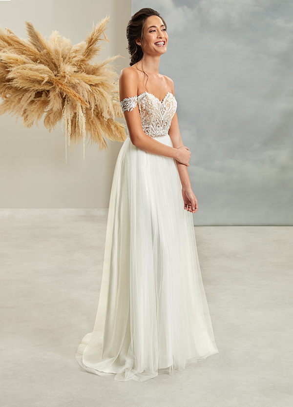 ultra-chic-wedding-gowns-demetrios-gorgeous-bridal-look_07