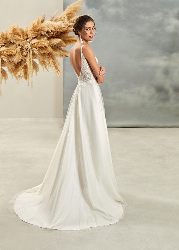 ultra-chic-wedding-gowns-demetrios-gorgeous-bridal-look_12