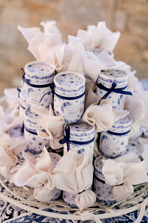 romantic-kythnos-wedding-white-blue-florals_30