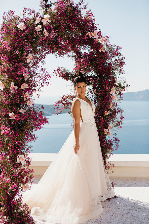 adorned-in-bold-pink-styled-shoot-in-santorini-gorgeous-florals_09x