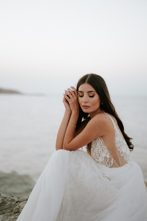 utterly-romantic-wedding-crete-with-whimsical-blooms_04