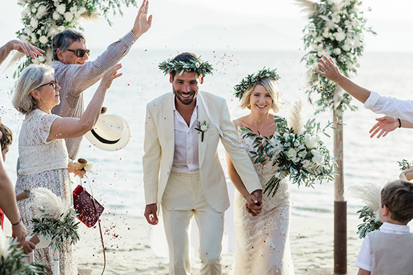 Beautiful destination wedding in Naxos with white blooms │ Emily & Alexis