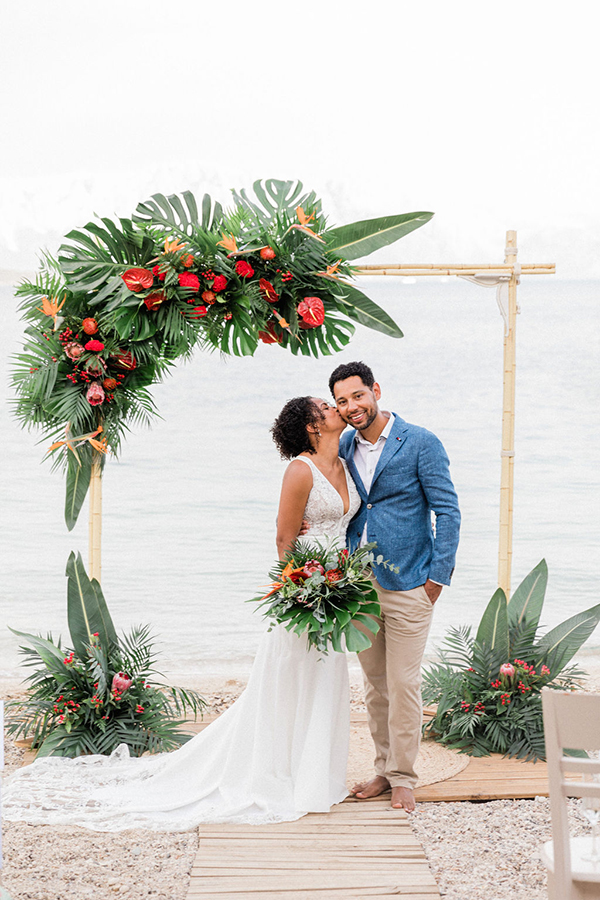 tropical-beach-wedding-lefkada-island-prettiest-details_09