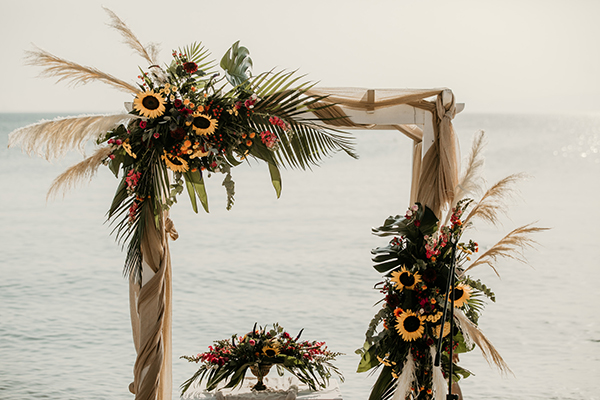 tropical-themed-wedding-athens-summer-vibes-sunflowers_13