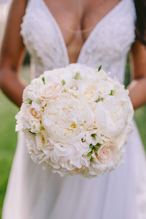 summer-romantic-wedding-mykonos-white-blooms_10x