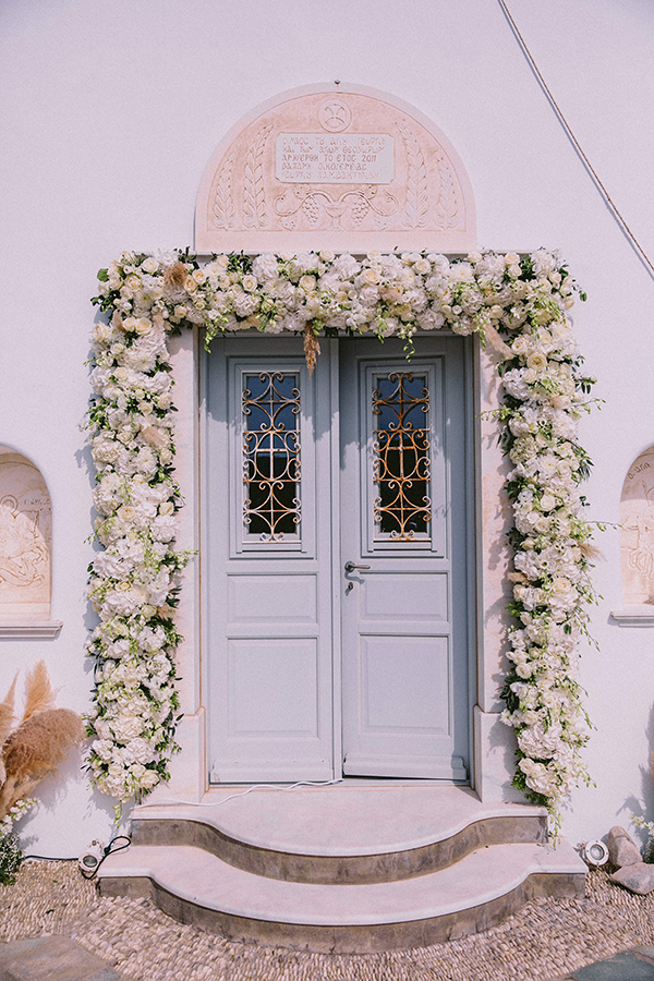 summer-romantic-wedding-mykonos-white-blooms_19