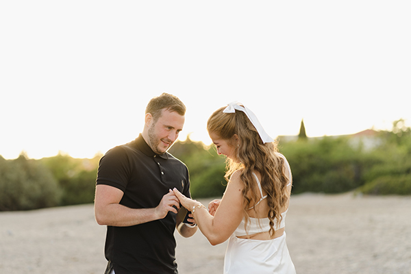 romantic-wedding-proposal-by-the-sea_03