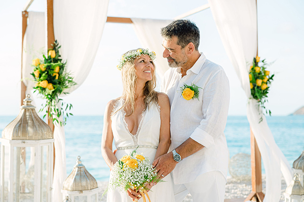 Beach summer wedding in Kefalonia with the prettiest yellow roses │ Katerina & Robert