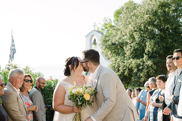Lovely summer wedding in Kefalonia with florals in white and yellow shades │ Brianne & Harrison