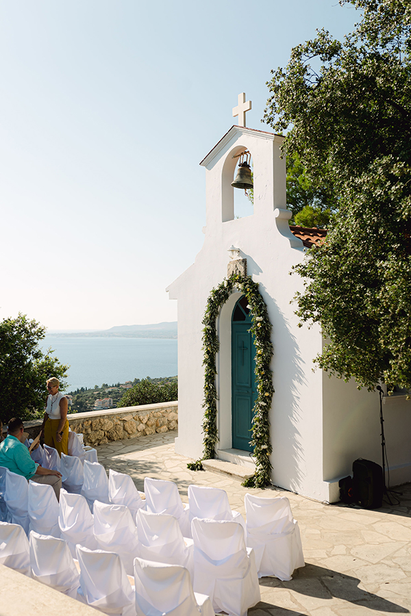 lovely-summer-wedding-kefalonia-florals-white-yellow-shades_20