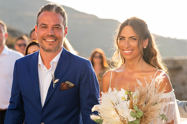 Boho summer wedding in Serifos island with pampas grass and white hydrangeas │ Fay & Thanasis