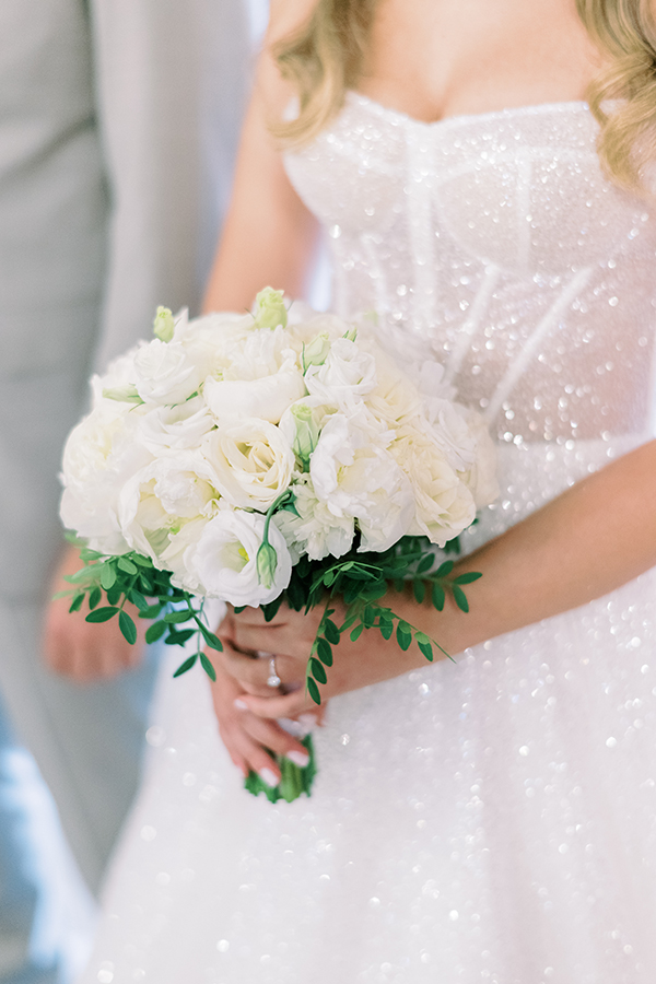 elegant-summer-wedding-at-ble-azure-lush-white-blooms_33