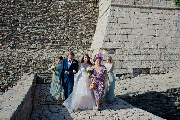 lovely-summer-wedding-castle-greece_29