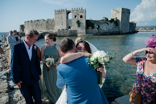 lovely-summer-wedding-castle-greece_30