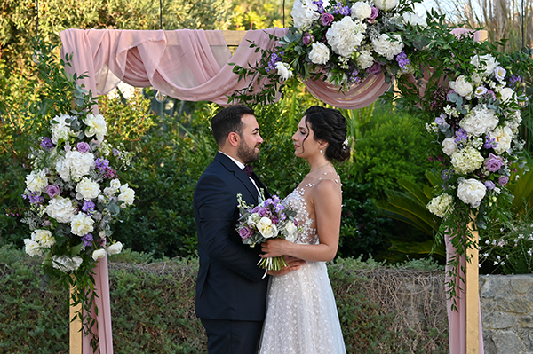 romantic-chic-wedding-lapatsa-countryside-venue-cyprus_12
