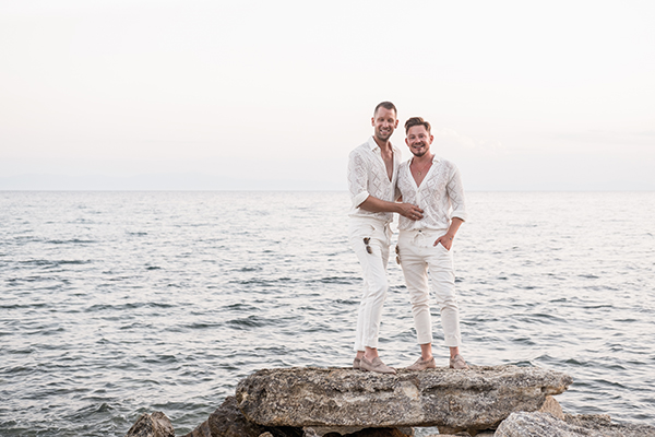 beach-same-sex-wedding-chalkidiki-lovely-vibes_04x