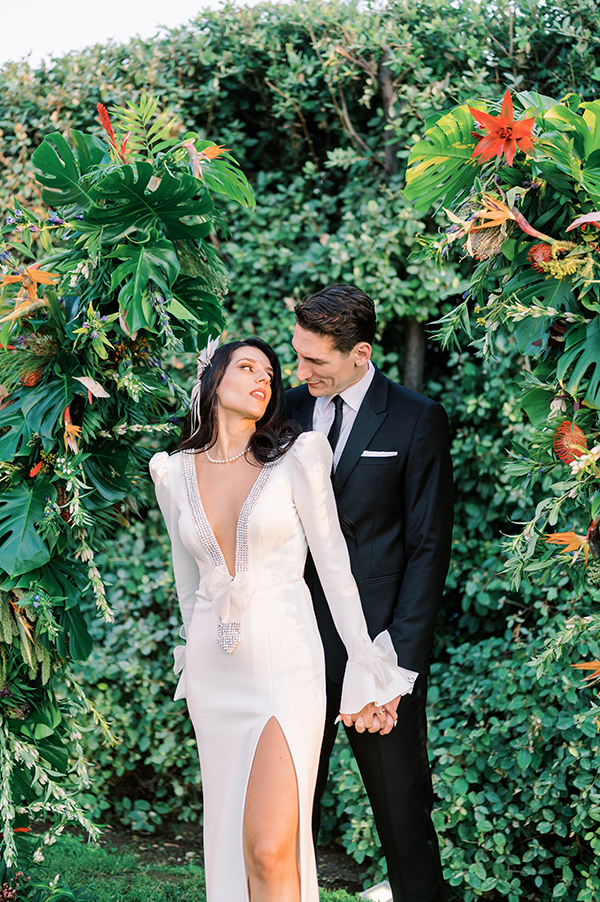 chic-tropical-wedding-in-athens-colorful-blooms_04