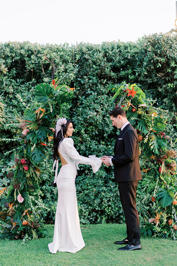 chic-tropical-wedding-in-athens-colorful-blooms_23