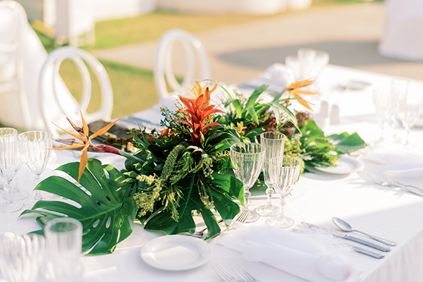 chic-tropical-wedding-in-athens-colorful-blooms_30