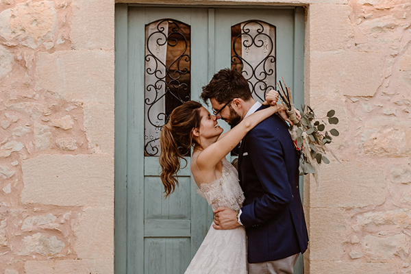 Rustic summer wedding in Chania with the prettiest flowers │ Dora & Agis
