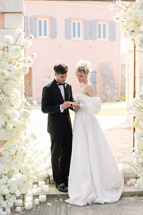 black-white-wedding-inspiration-courti-estate-gorgeous-details_24