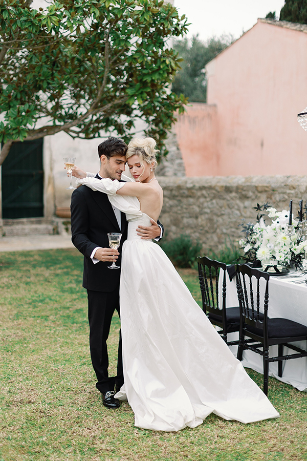 black-white-wedding-inspiration-courti-estate-gorgeous-details_44