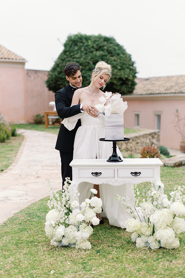 black-white-wedding-inspiration-courti-estate-gorgeous-details_48