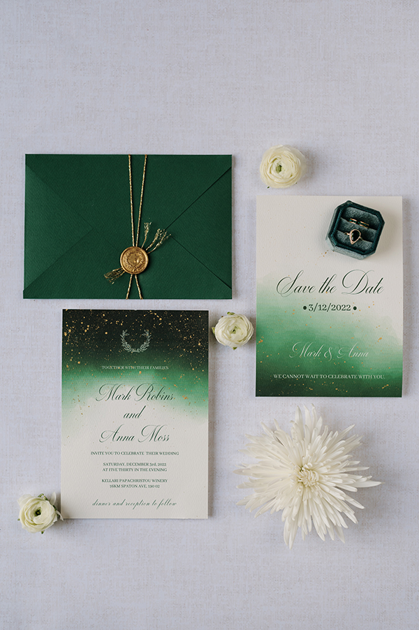 chic-styled-shoot-white-blooms-stunning-emerald-tones_04