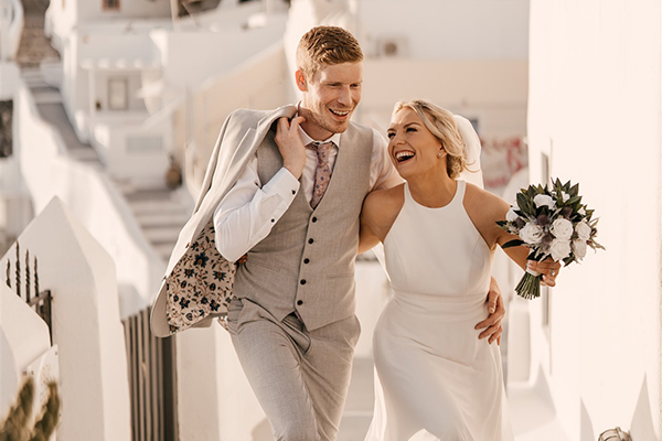Dreamy summer wedding in Santorini with white florals and gold touches │ Naomi & David