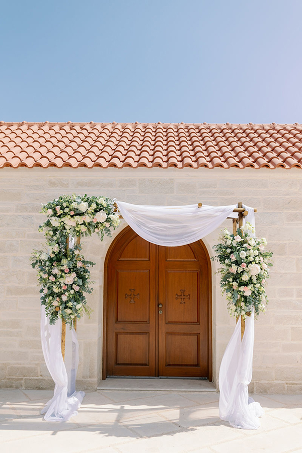 romantic-summer-wedding-chania-lovely-florals-pastel-shades_08