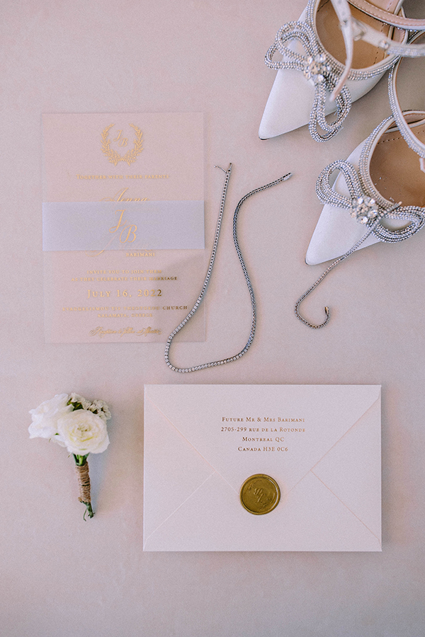 utterly-romantic-wedding-kalamata-lovely-white-florals-gold-touches_07x