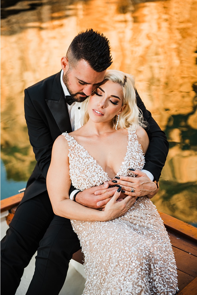 A chic wedding on the seafront with bohemian chic details | Konstantina & Vaggelis