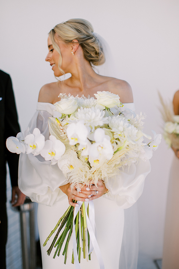 elegant-fall-wedding-santorini-gorgeous-white-orchids-roses_21
