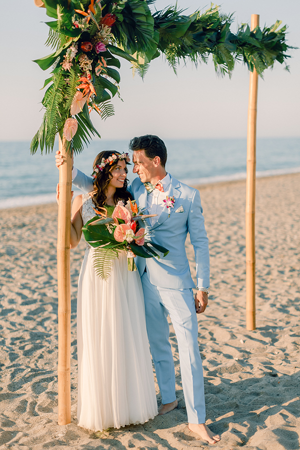intimate-beach-wedding-crete-tropical-vibes_01x