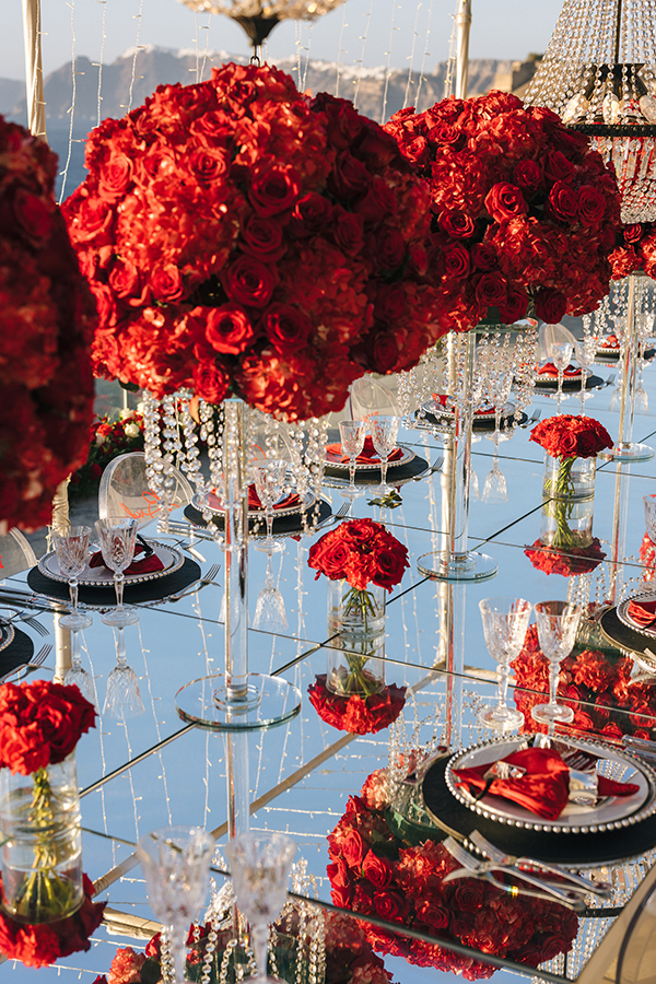 luxurious-red-white-wedding-santorini-stunning-florals_10