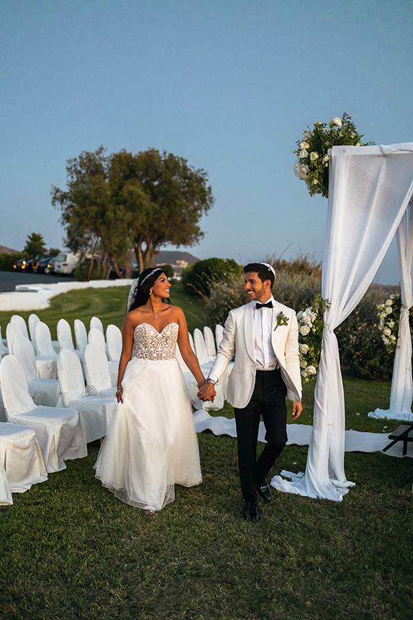 multicultural-wedding-athens-romantic-floral-arrangments_02