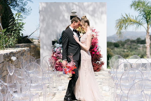 Ombre wedding inspiration in Crete with impressive florals in vivid shades