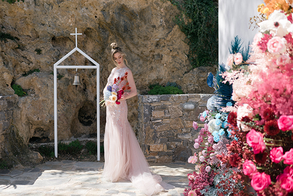 ombre-wedding-inspiration-crete-impressive-florals-vivid-shades_14x