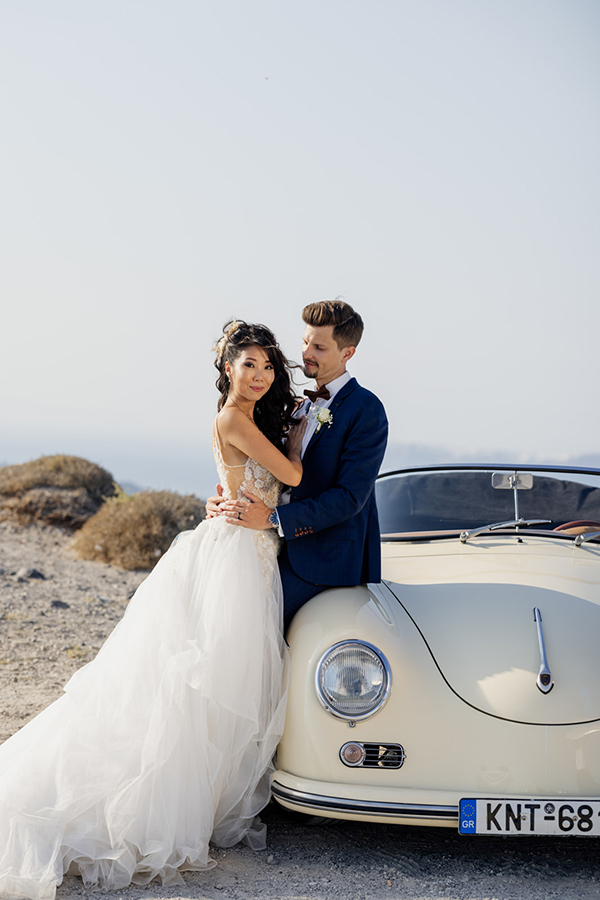 rustic-chic-wedding-santorini-romantic-snapshots-mesmerizing-backdrops_06x