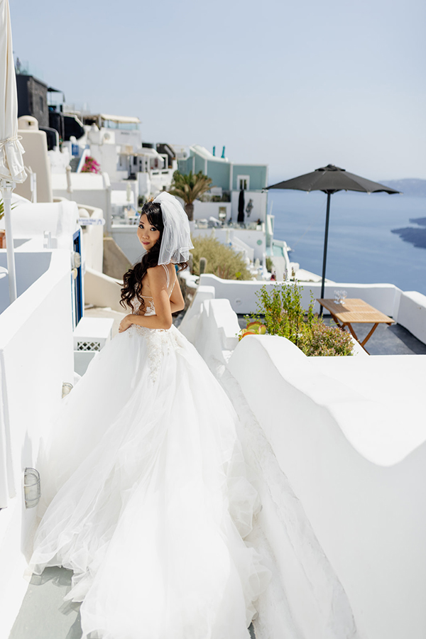 rustic-chic-wedding-santorini-romantic-snapshots-mesmerizing-backdrops_21