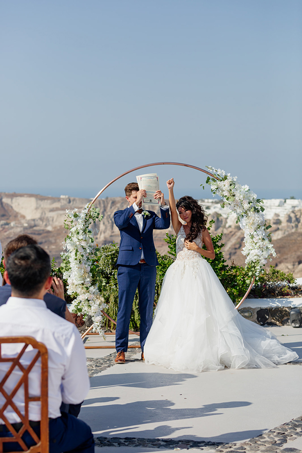 rustic-chic-wedding-santorini-romantic-snapshots-mesmerizing-backdrops_51