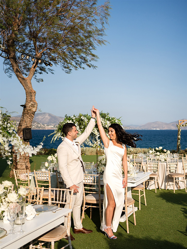 a-dreamy-summer-wedding-athens-gorgeous-florals-elegant-details_01