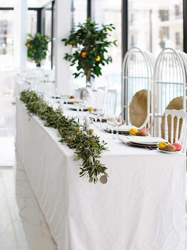greek-inspired-wedding-decoration-ideas-olive-branches-white-flowers_07x