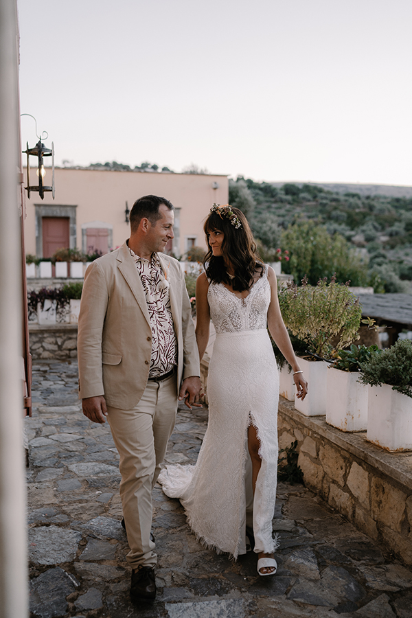boho-fall-wedding-crete-lovely-pampas-grass-rustic-details_01x