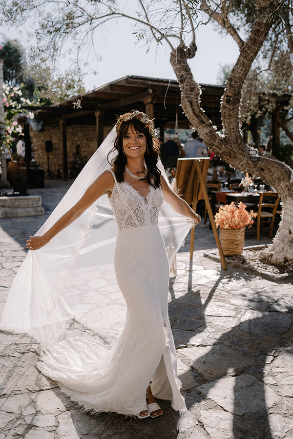 boho-fall-wedding-crete-lovely-pampas-grass-rustic-details_03