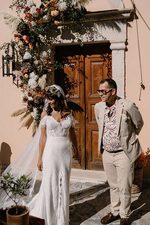 boho-fall-wedding-crete-lovely-pampas-grass-rustic-details_17