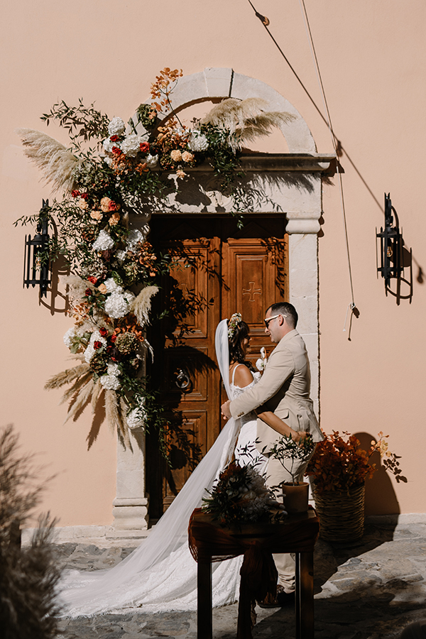 boho-fall-wedding-crete-lovely-pampas-grass-rustic-details_20