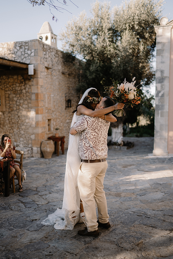 boho-fall-wedding-crete-lovely-pampas-grass-rustic-details_32