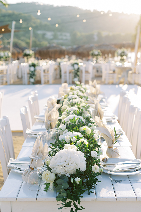 fairytale-summer-wedding-spetses-island-gorgeous-white-florals_37